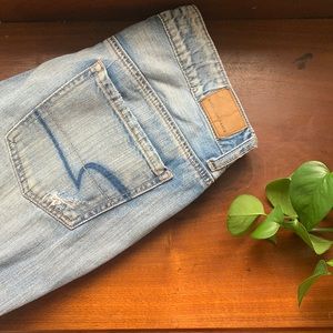 American Eagle ripped mom jeans